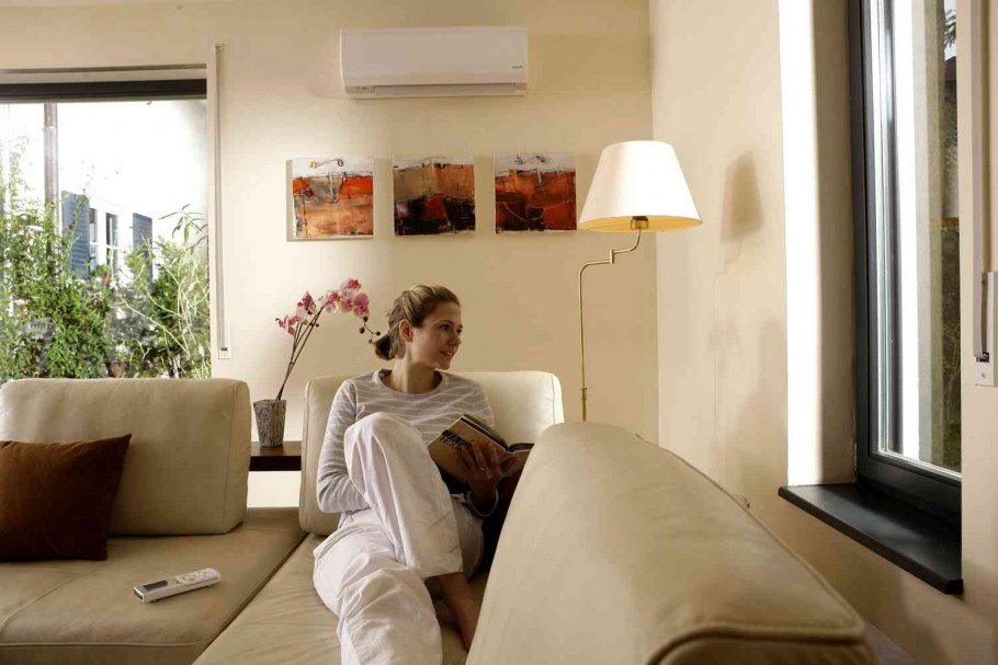 Сплит система в комнате