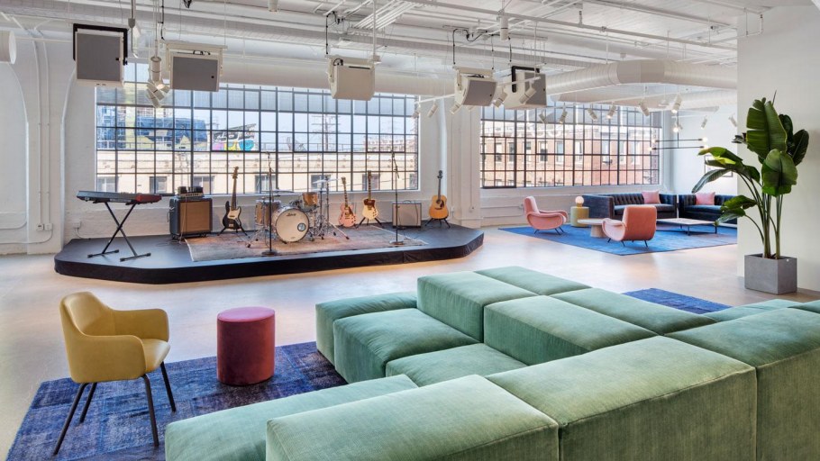 Офис затемненный