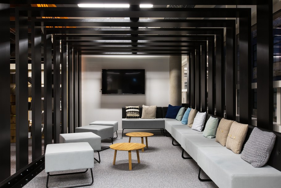 Лаунж зона в офисе