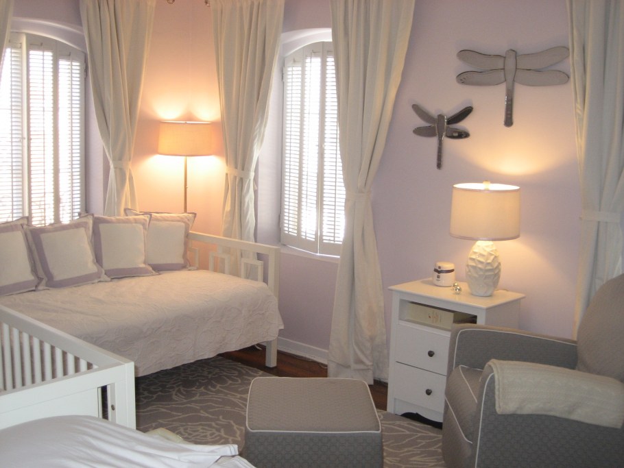 Планировка комнаты с детской кроваткой