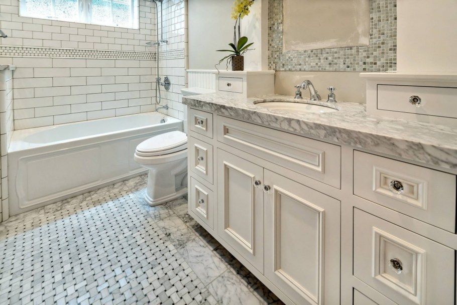 Подвесные тумбы в ванную в стиле минимализма