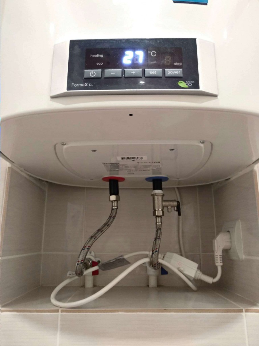 Водонагреватель Электролюкс EWH 50 Royal