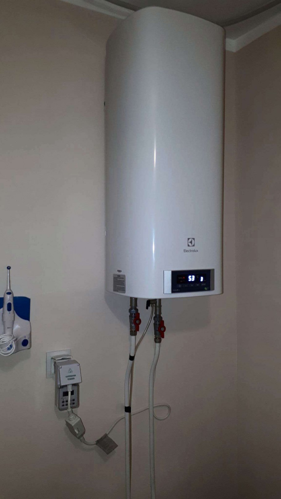 Электролюкс EWH 50 Formax