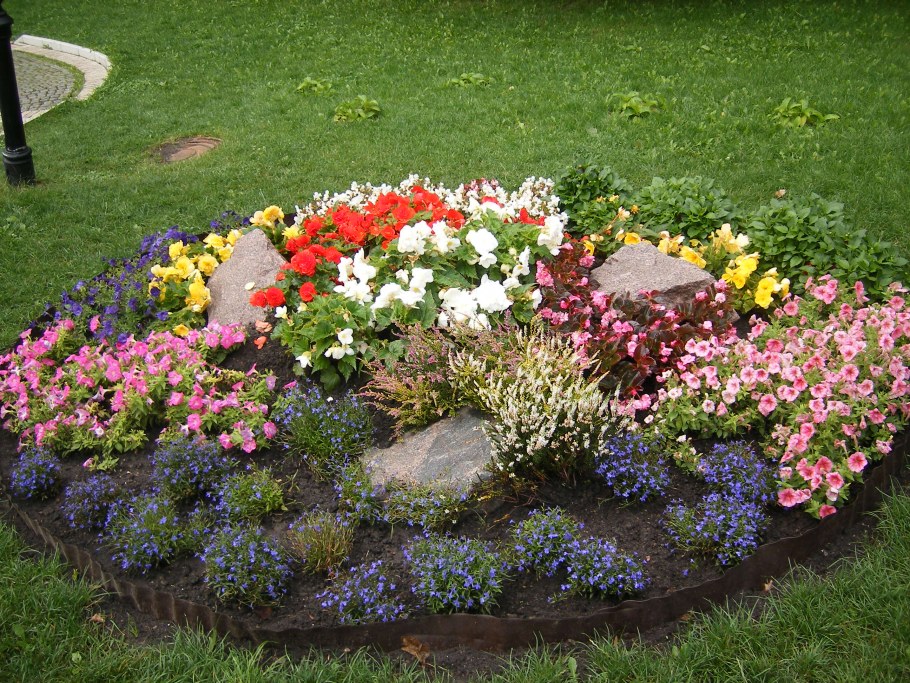 Клумба "Альпийская горка"