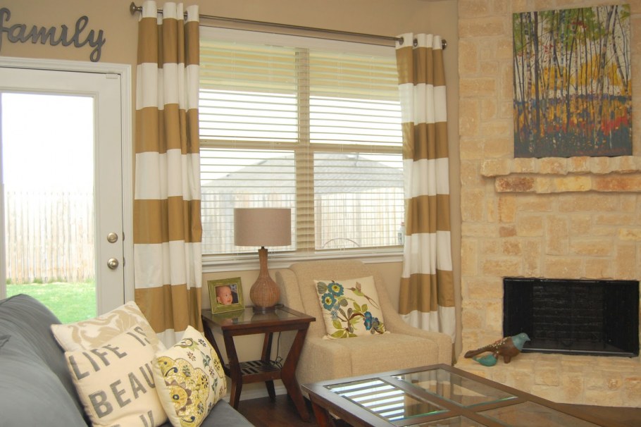 Занавески в горизонтальную полоску в интерьере