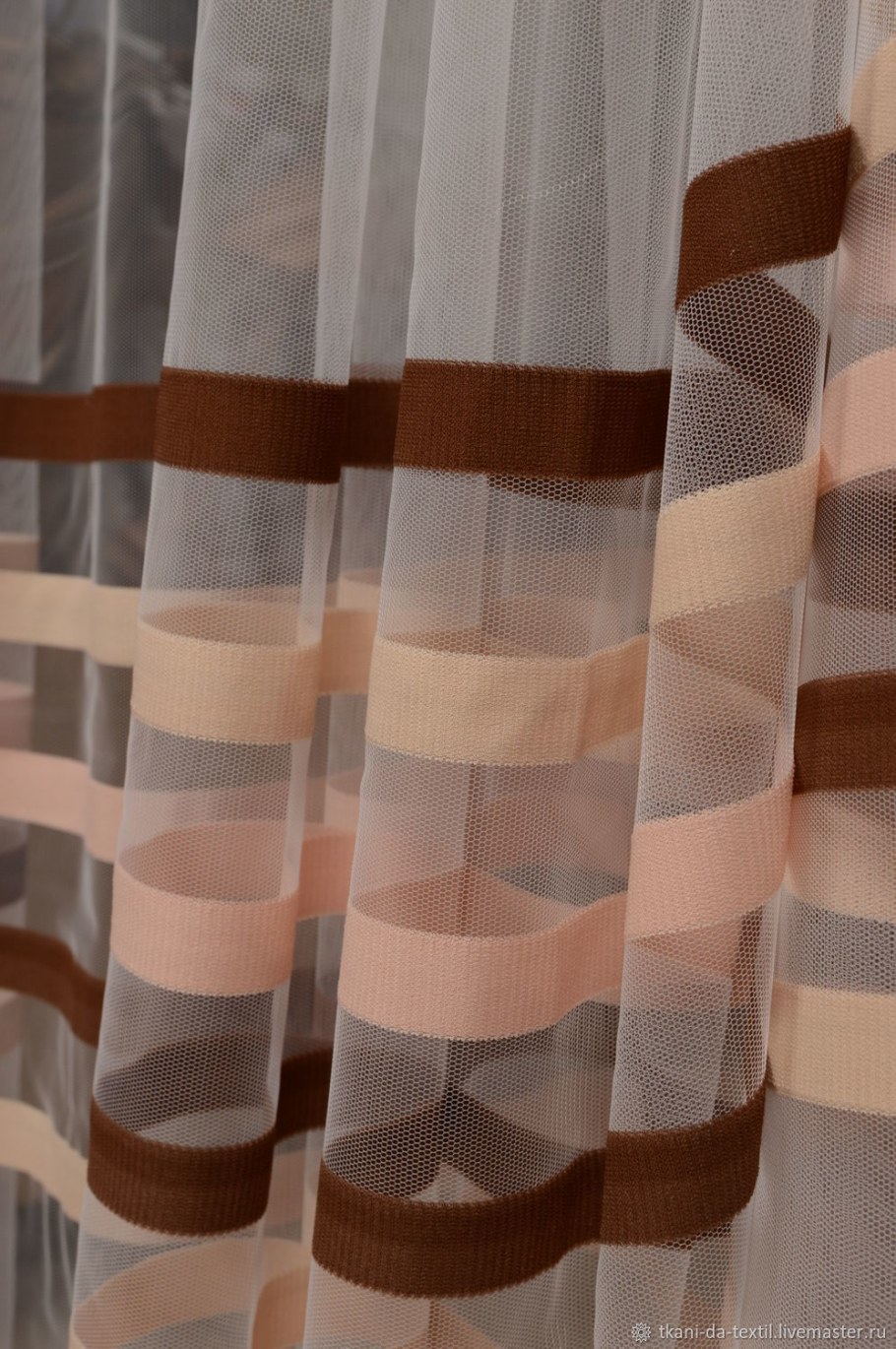 Тюль с горизонтальными полосами