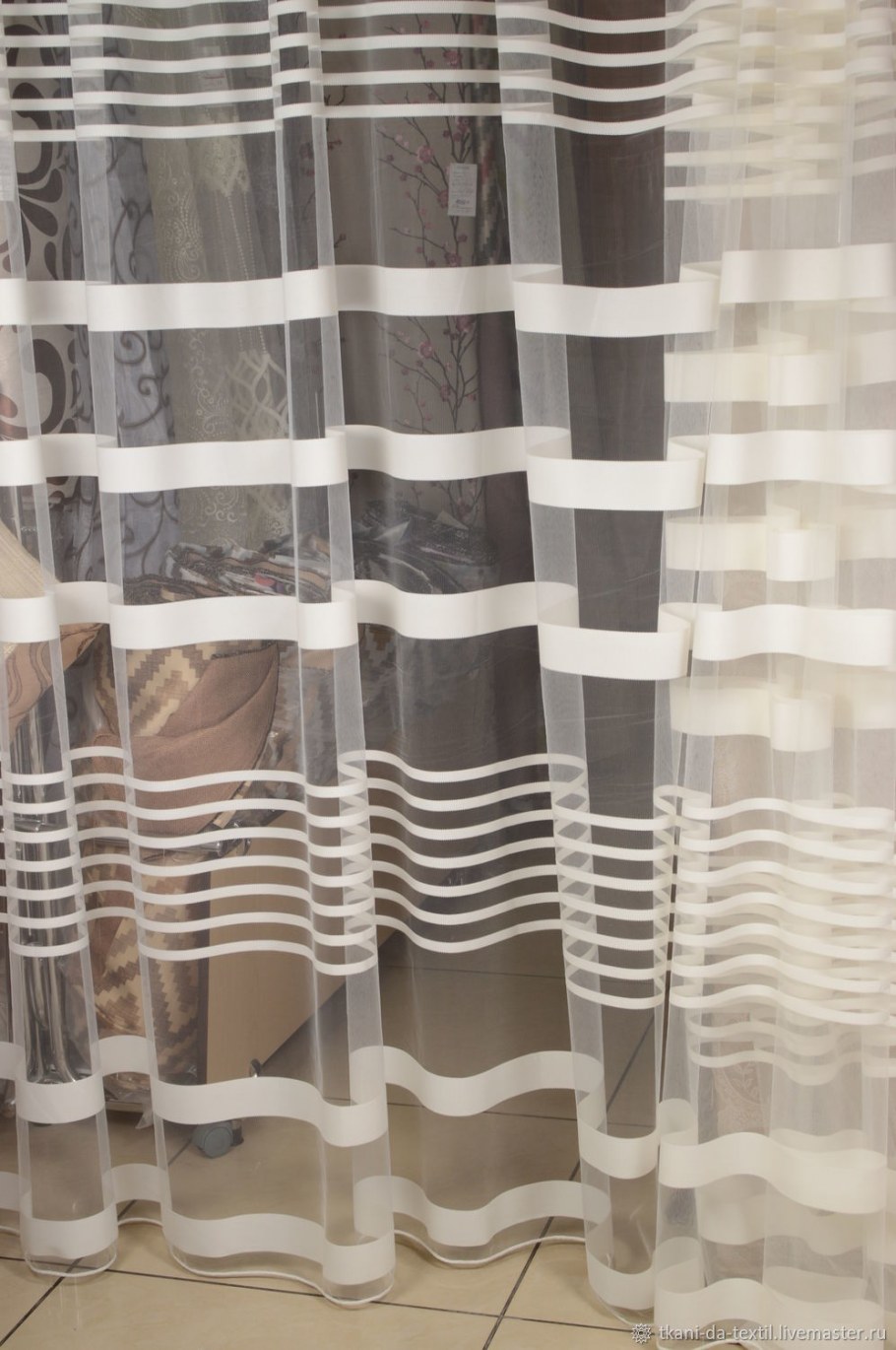 Тюль с горизонтальными полосами