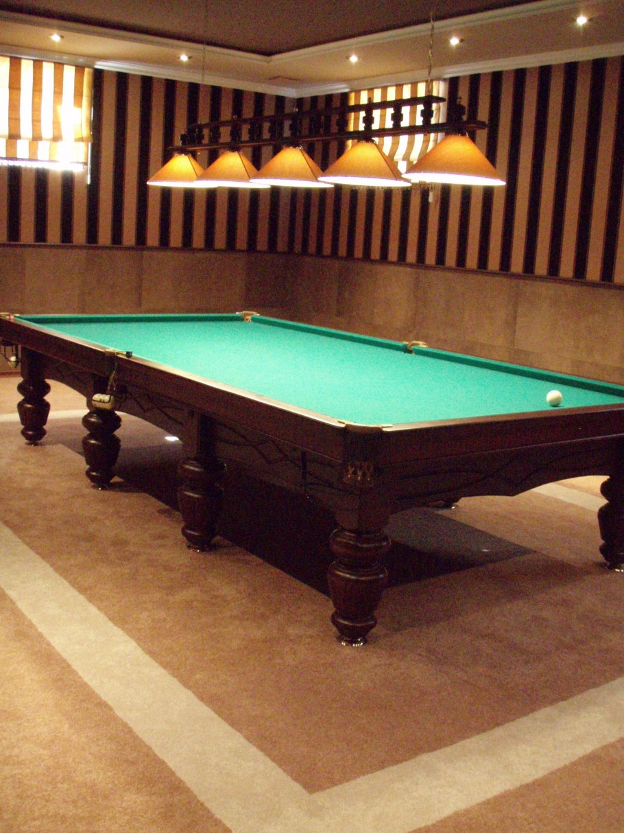 Интерьер бильярдной