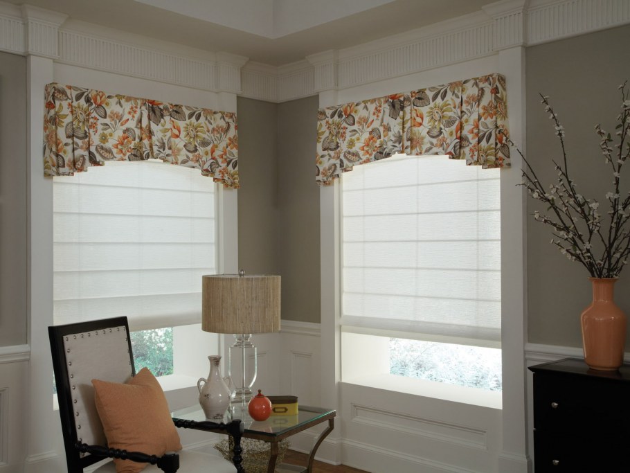 Пудровая Римская штора