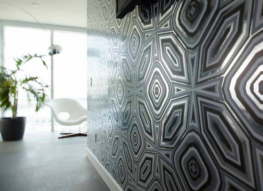 Металлические обои в интерьере