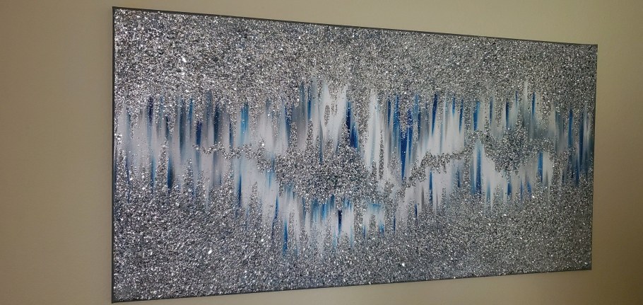 Стильные обои в гостиную