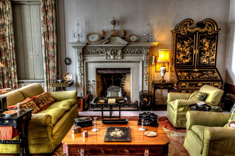 Гостиная в старинном стиле