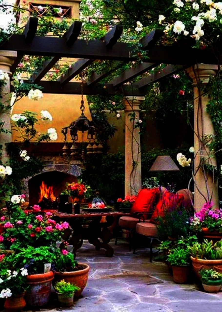 Пергола увитая растениями