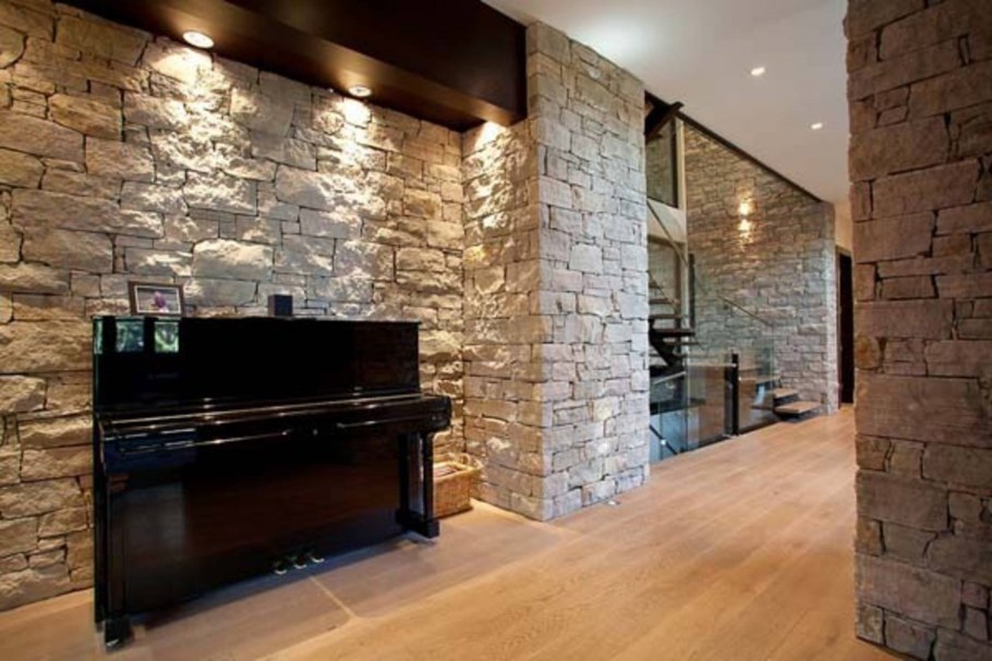 Отделка кухни декоративным камнем