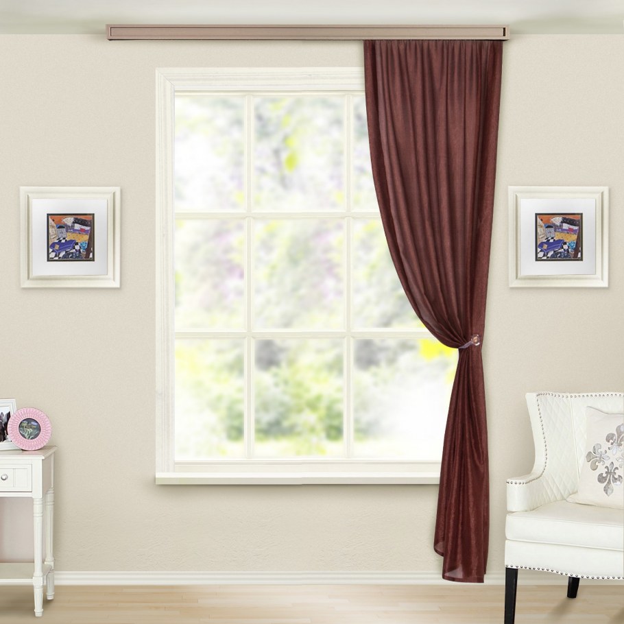 Шторы цвета фуксии в интерьере