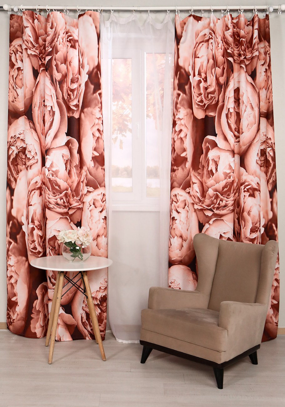 Шторы цвета фуксии в интерьере