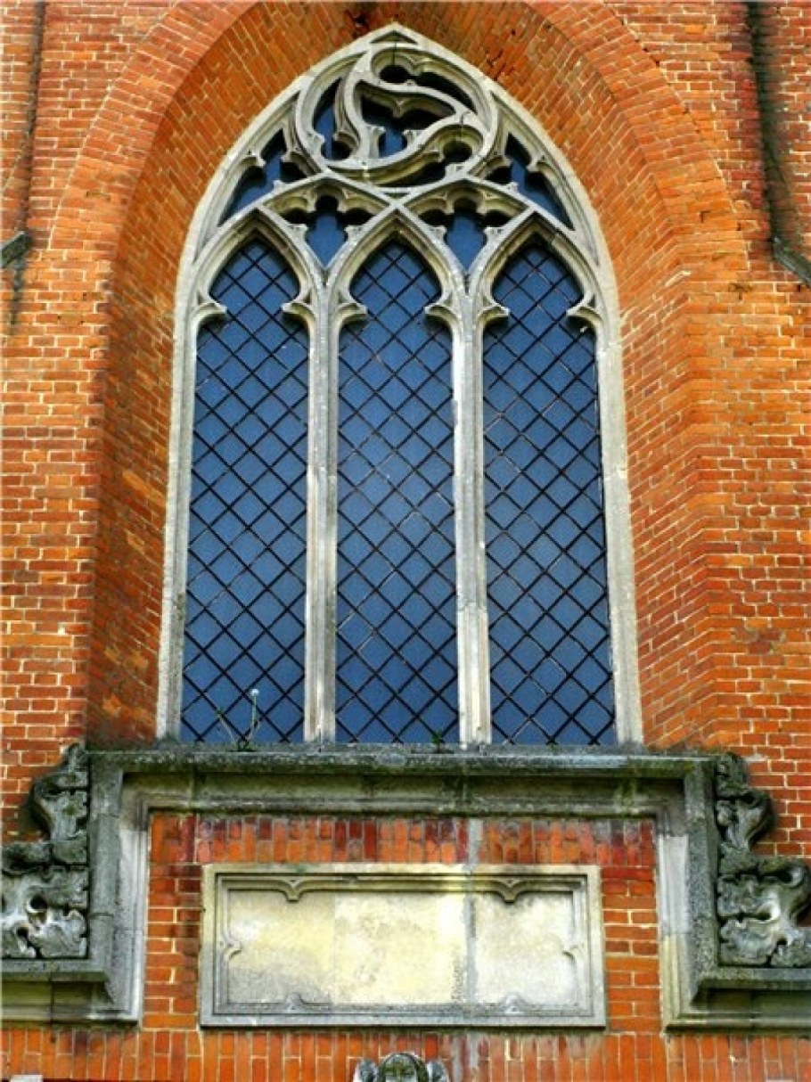 Романский стиль окна