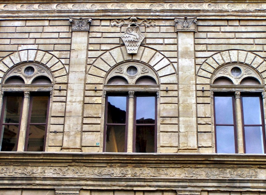 Сграффито палаццо Ручеллаи