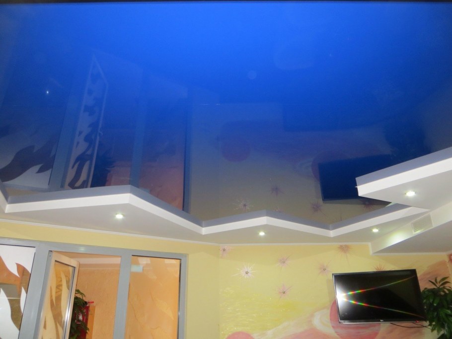 Уровневые потолки на даче