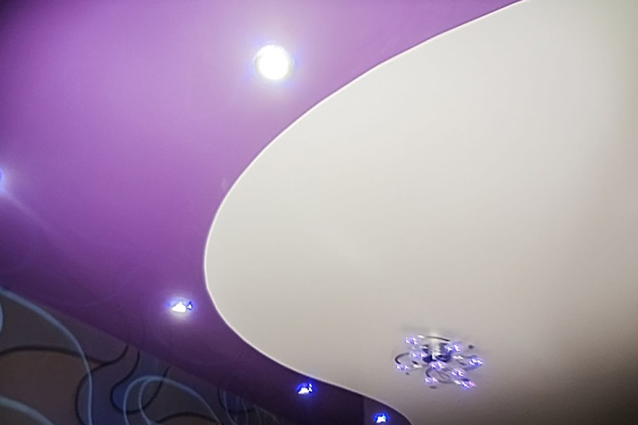 Бесшовные натяжные потолки