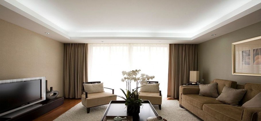 Матовый потолок в зале