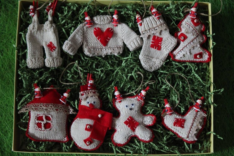Вязаный новогодний декор