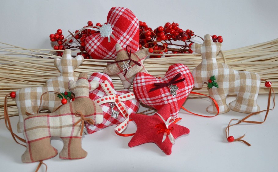 Елочные игрушки из ткани