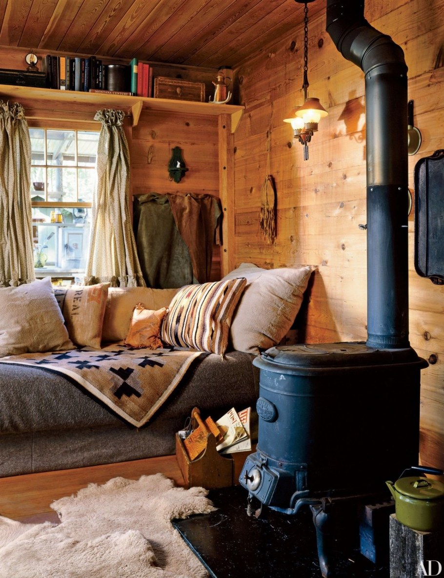 Уютная комната на даче