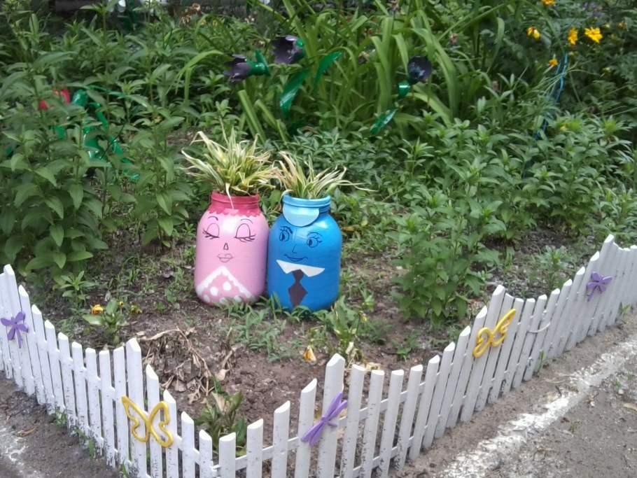 Палисадник из пластиковых бутылок