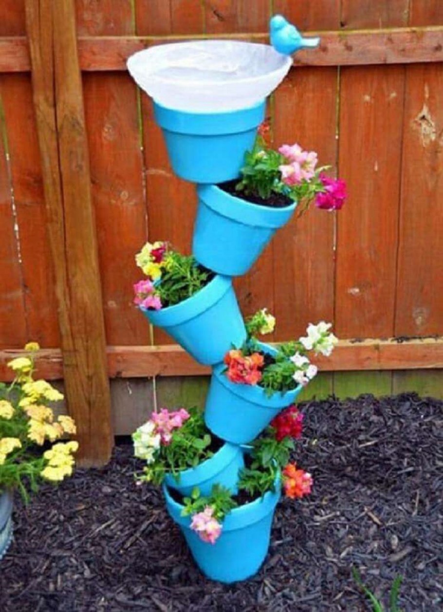 Клумбы из пластмассовых ведер