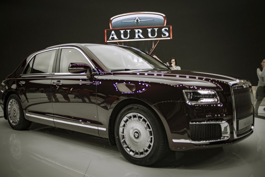 Седан Aurus Senat 2021