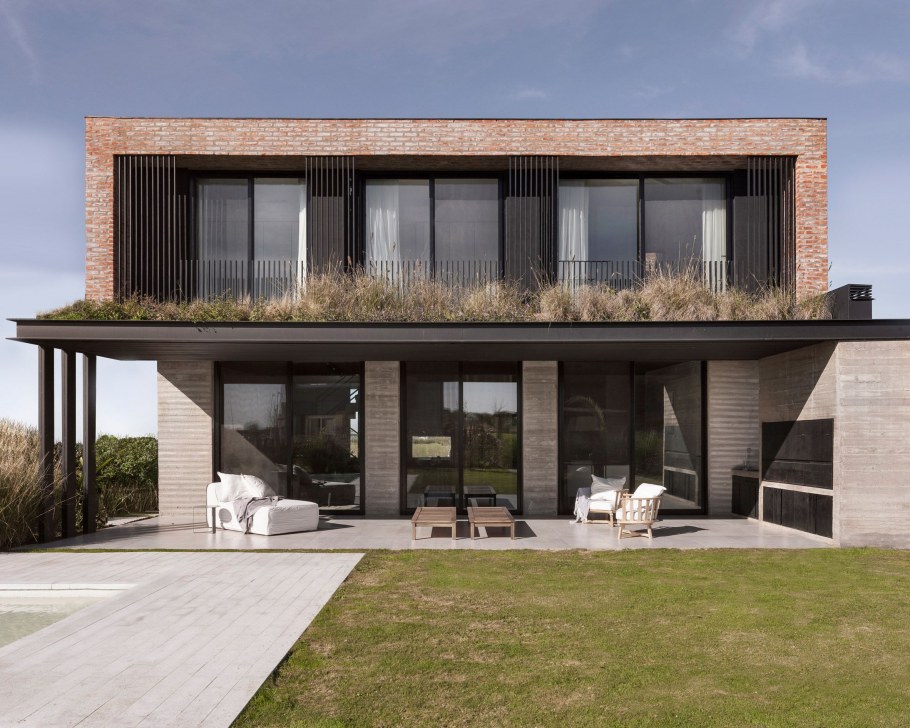 Современный монолитный дом