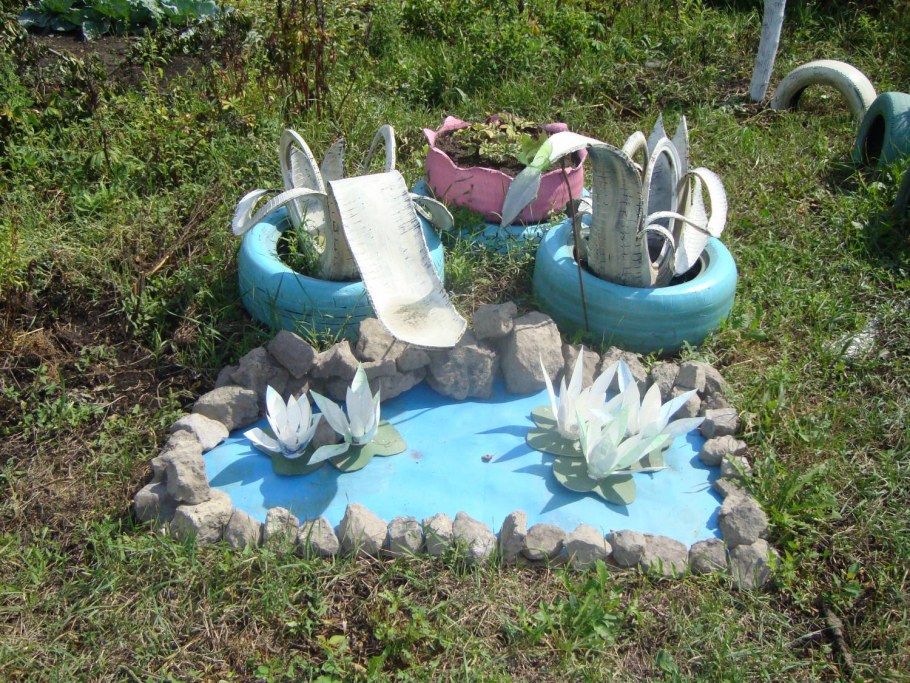 Украшение двора из подручных материалов