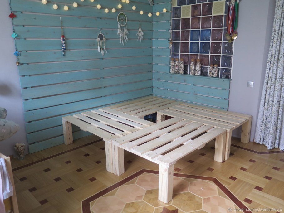 Кровать подиум в стиле лофт