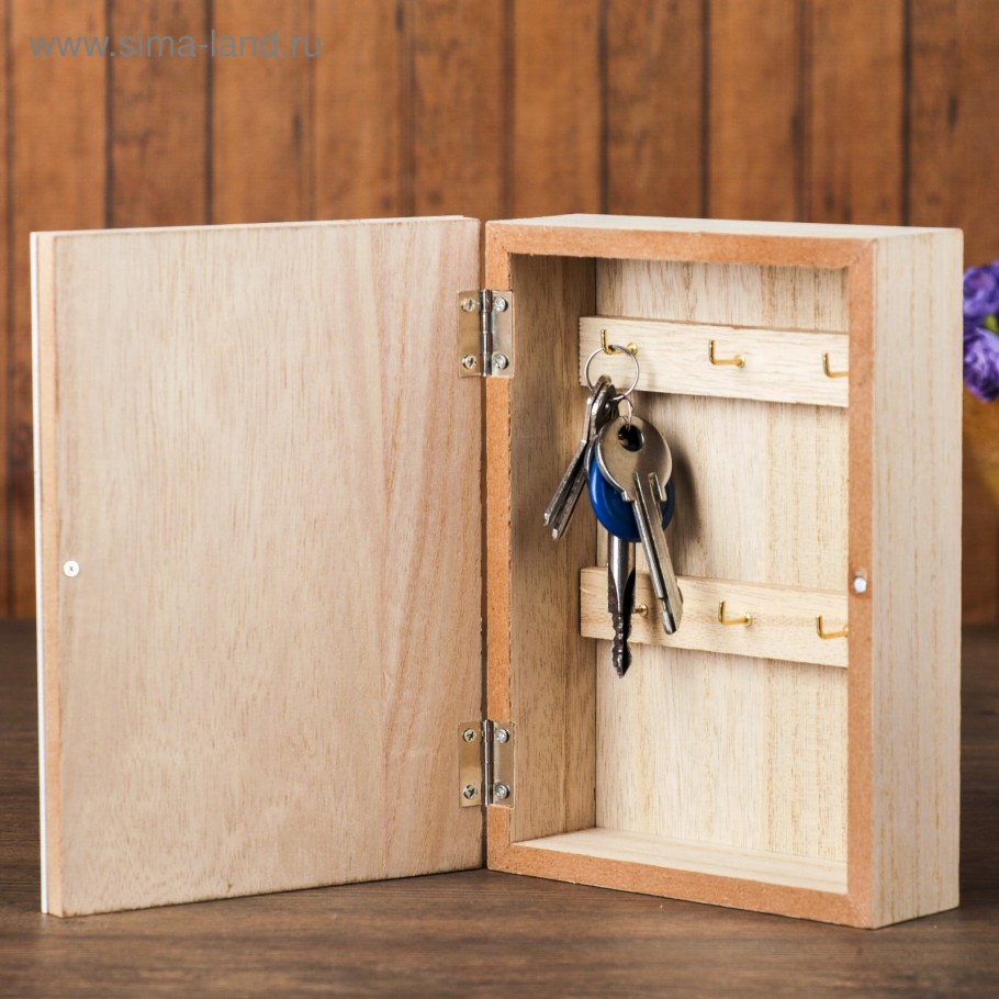 Ключница из дерева