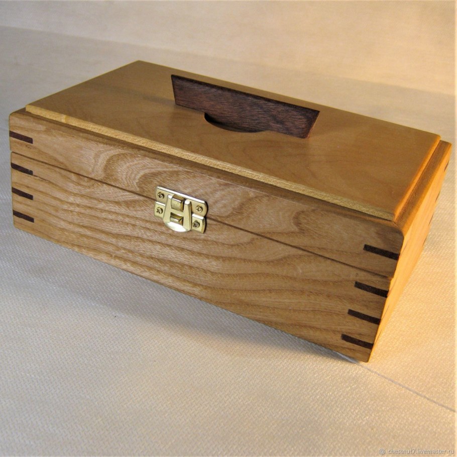 Шкатулка из древесины