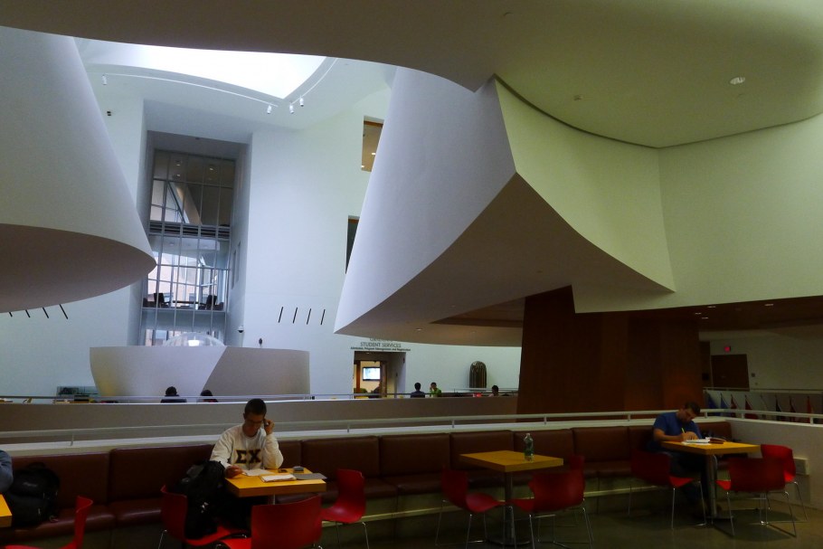 Публичная библиотека им. Питера Льюиса (Кливленд, США, 2002 Г.)