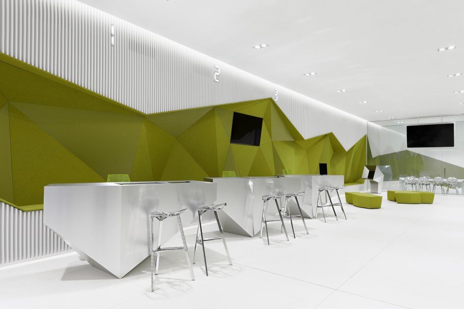 Зеркало Заха Хадид