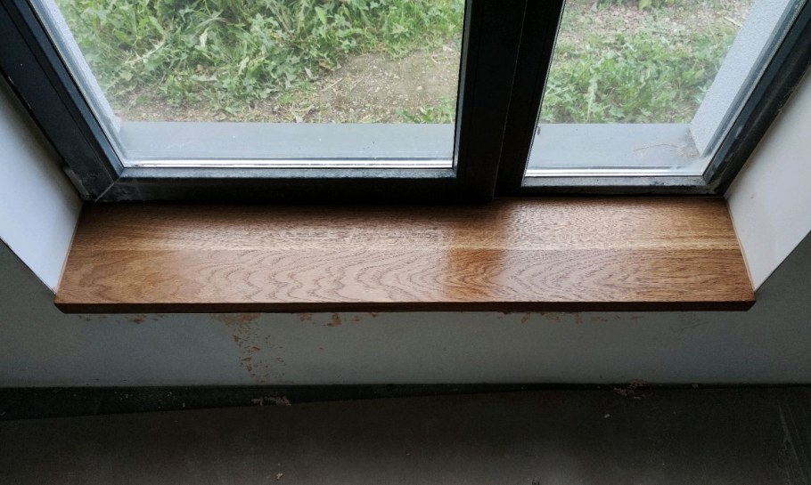 Подоконник из массива дуба