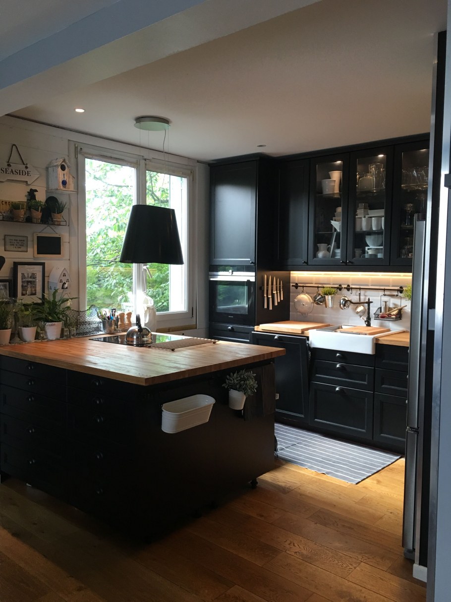 Серая матовая кухня икеа