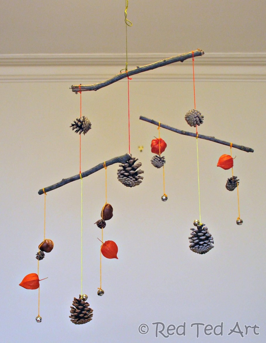 Мобиль из природных материалов