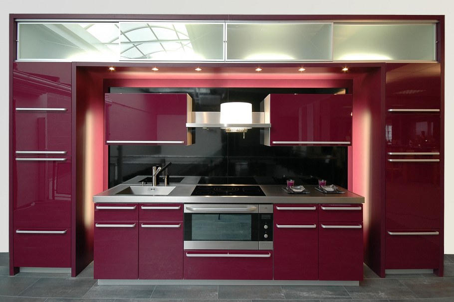 Двухэтажный кухонный гарнитур