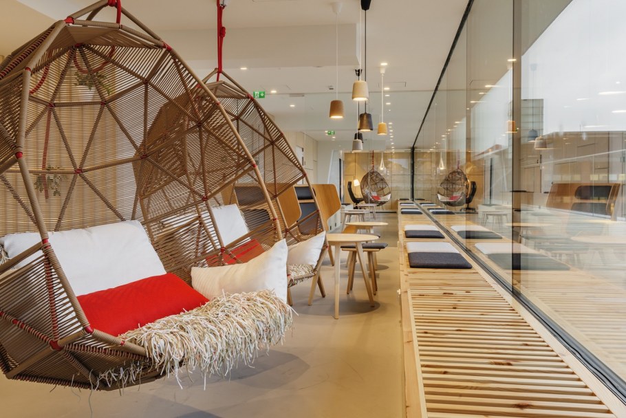 Романтический ужин на берегу океана