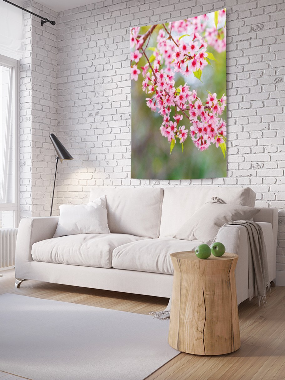 Дерево на стене