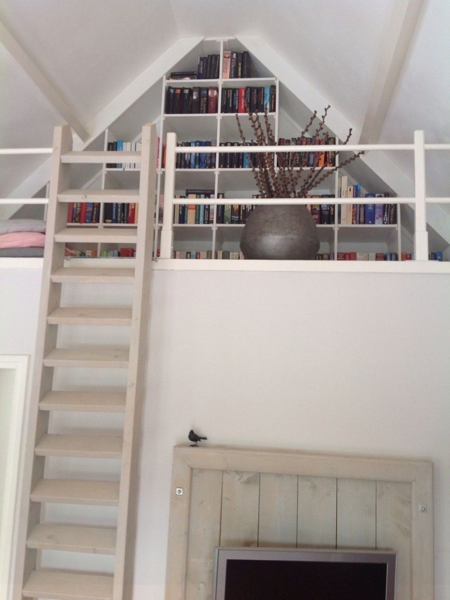 Дизайн антресоли над кроватями в детской