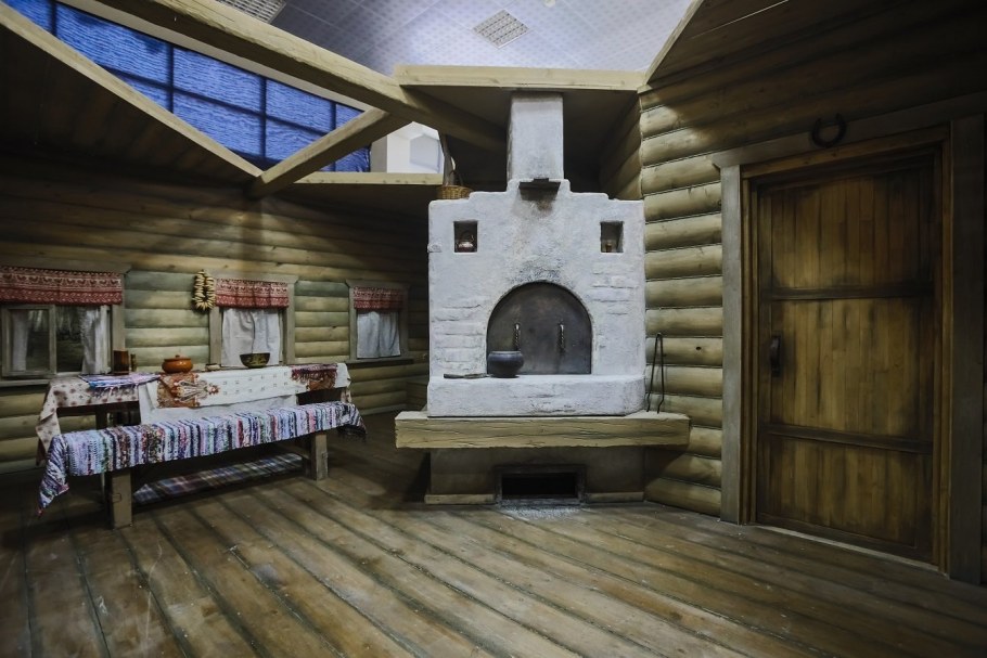 Изба внутри