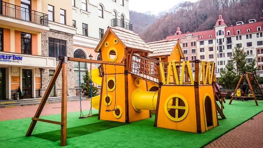 Детская площадка роза Хутор