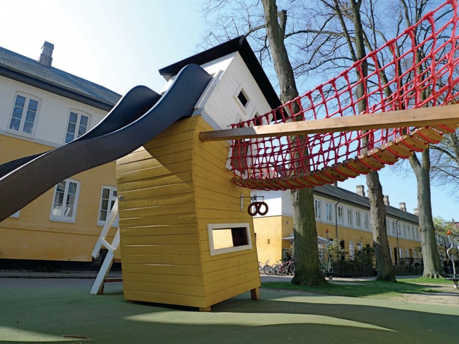 Игровая площадка в Брумлебю (Brumleby) Копенгаген, Дания