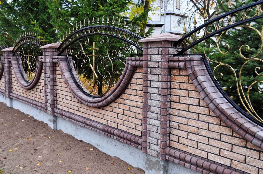 Арочные заборы кирпичные