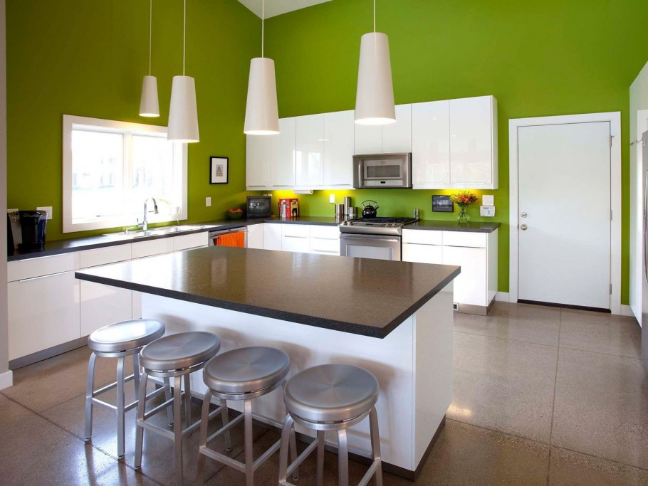 Белая кухня зеленые стены
